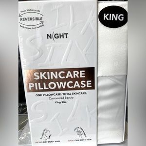 NIGHT 100% Mulberry Silk Pillowcase
100% Mulberry Silk 
Grade 6A Quality 
NWT